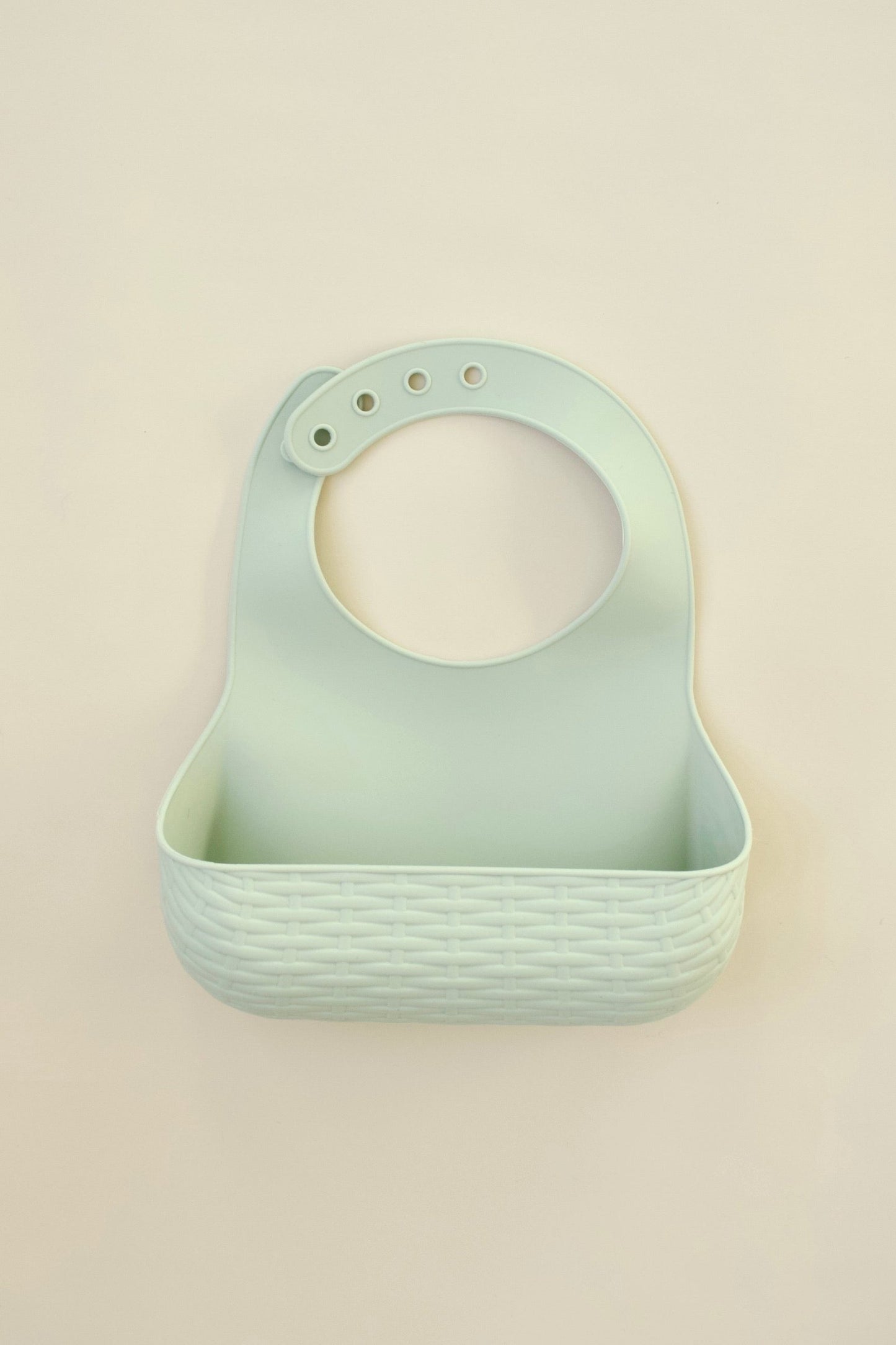 Puffling The picnic Bib, matcha green color, silicone baby bib, toddler bib, food catcher bib, mushie bib, baby mealtime, toddler mealtime, above view