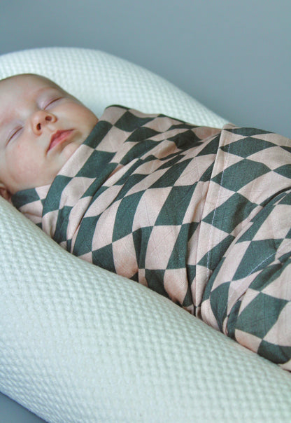 Supremely-Soft Swaddle || Cloud + Sand Diamond Check